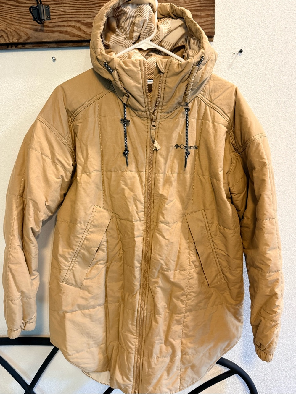 Columbia Women’s Medium Tan Hooded Insulated Jacket Plaid Lined Winter Coat